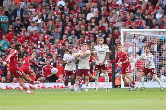 ركلة حرة من سوبوسلاي تمنح ليفربول الفوز على أرسنال