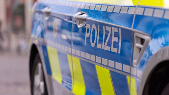 اقتحام سيارة بوابة القنصلية الروسية في سيدني