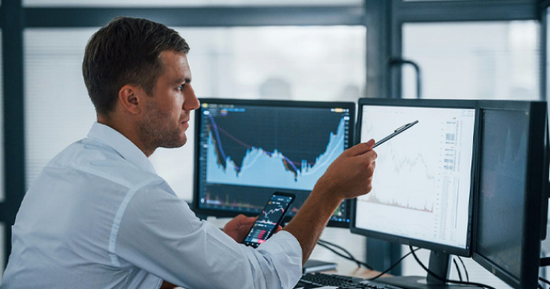 المستثمرون يتجهون لصناديق التحوط في أوروبا وآسيا