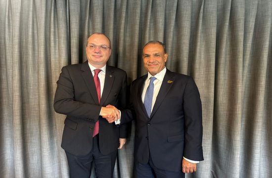 وزير الخارجية المصري يبحث مع نظيره الألباني تعزيز العلاقات الثنائية