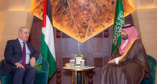 ولي العهد السعودي وحسين الشيخ يناقشان تطورات القضية الفلسطينية