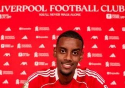 بعقد طويل الأمد.. ليفربول يعلن ضم المهاجم السويدي ألكسندر إيزاك