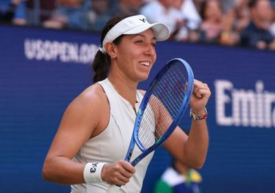 بيجولا تهزم كريتشيكوفا وتتأهل لقبل نهائي أمريكا المفتوحة للتنس