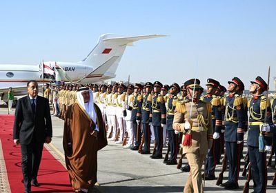ولي عهد البحرين يصل القاهرة