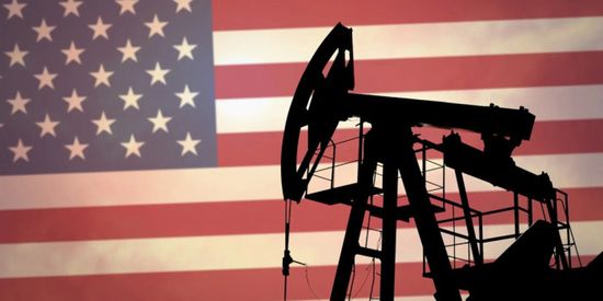 "صناديق التحوط" تخفّض رهاناتها على النفط الأمريكي
