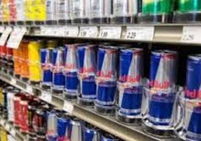 إنجلترا تتجه لحظر بيع مشروبات الطاقة للأطفال دون السادسة عشرة