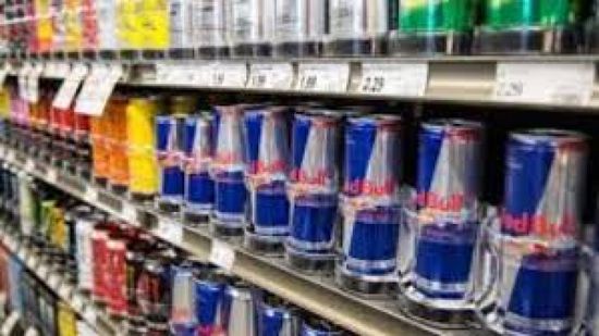 إنجلترا تتجه لحظر بيع مشروبات الطاقة للأطفال دون السادسة عشرة
