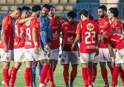 الأهلي المصري يفتح اتصالات مع مدرب باوك اليوناني