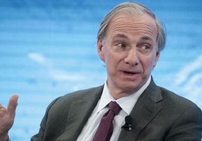 داليو يحذر من تحولات اقتصادية في أمريكا