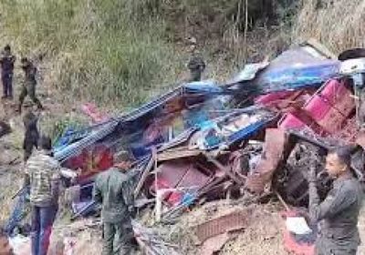 15 قتيلًا في سقوط حافلة بواد في سريلانكا