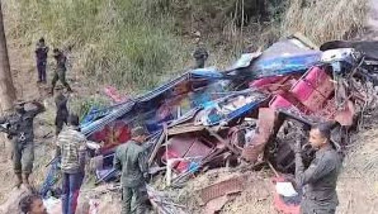 15 قتيلًا في سقوط حافلة بواد في سريلانكا