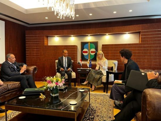 وزير الخارجية المصري يلتقي رئيسة مجلس النواب القبرصية