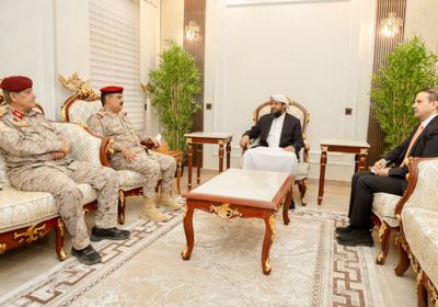 المحرّمي والداعري يبحثان تعزيز الكفاءة القتالية للقوات المسلحة