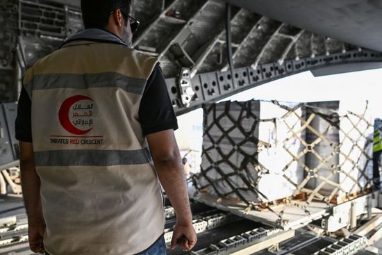 الإمارات ترسل سفينة محملة بـ40 طناً من المساعدات الإنسانية لأفغانستان 