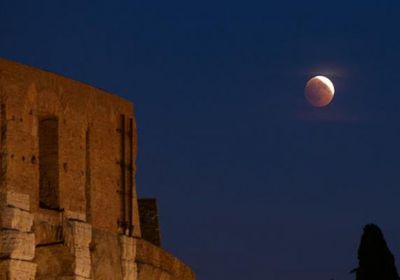 موعد خسوف القمر في مصر وتوقيت نهايته
