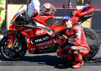 أليكس ماركيز يفوز بسباق قطالونيا للدراجات النارية