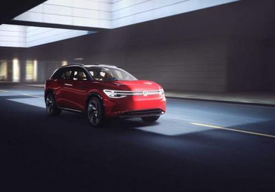 فولكسفاجن تعرض السيارة الرياضية الكهربائية الصغيرة آي.دي كروس