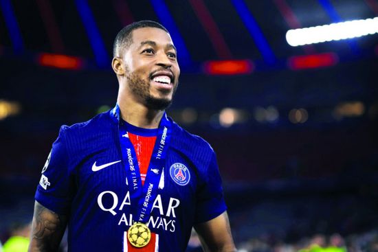 المدافع الفرنسي كيمبمبي ينضم إلى قطر قادمًا من سان جيرمان