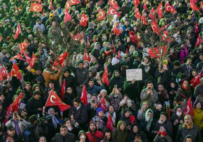 آلاف الأتراك ينظمون مظاهرات احتجاجية ضد أردوغان