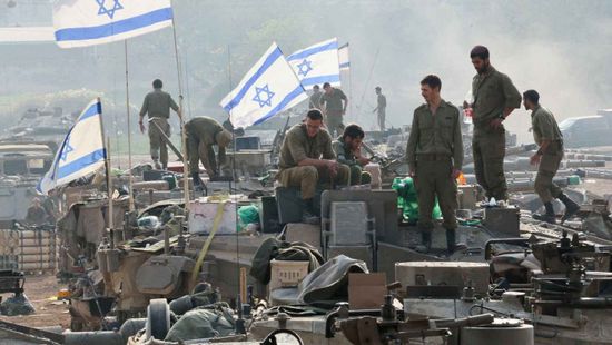 الجيش الإسرائيلي يستهدف مسجدًا أثريًا بدير البلح