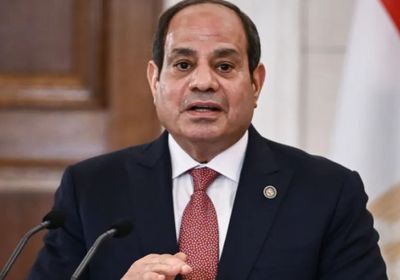 الرئيس المصري يلتقي قائد القيادة المركزية الأمريكية في قصر الاتحادية