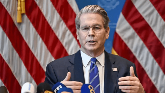 وزير الخزانة الأمريكي يطالب بمراجعة مستقلة لسياسات الفيدرالي