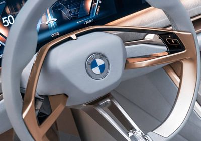 "بي إم دبليو" تكشف عن طراز كهربائي لمنافسة الشركات الصينية