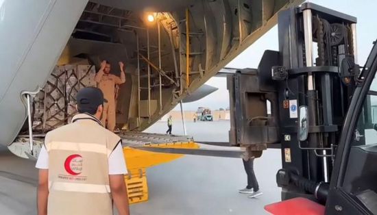 الإمارات تواصل إرسال المساعدات إلى أفغانستان عبر جسر جوي وبحري