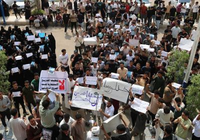 أمن جامعة العلوم والتكنولوجيا بعدن يعتدي على الصحفيين في احتجاج طلابي