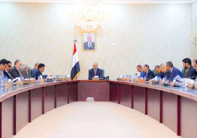 الرئيس الزُبيدي: الانضباط المالي والإداري ركيزة تحقيق الاستقرار