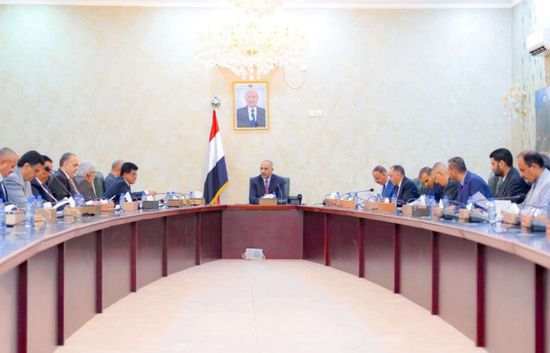 الرئيس الزُبيدي: الانضباط المالي والإداري ركيزة تحقيق الاستقرار