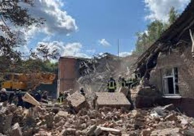 مقتل 23 في غارة روسية على قرية بشرق أوكرانيا