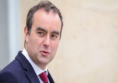 بعد انهيار حكومة بايرو.. ماكرون يعين وزير الدفاع لرئاسة الوزراء