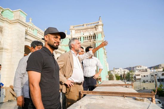 سيمونيه يتفقد مشاريع ترميم المواقع التاريخية في صيرة بعدن