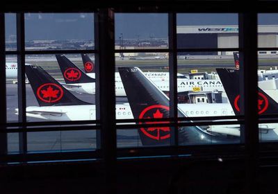 مضيفو "إير كندا" يرفضون اتفاق الأجور