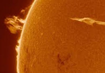 علماء الفلك يرصدون ظاهرة قوية وغامضة في الكون