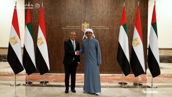 وزير الخارجية الإماراتي يبحث مع نظيره المصري التطورات الإقليمية