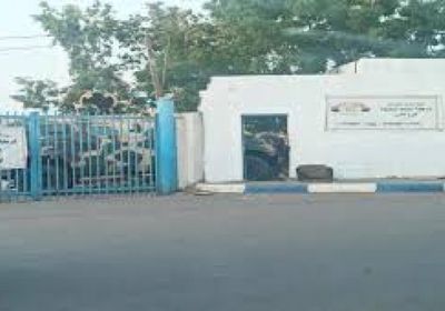 مصدر أمني يكشف أسباب التواجد العسكري في حوش تابع لشركة النفط بعدن