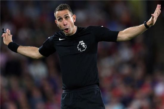 مثول كوت الحكم السابق بالدوري الإنجليزي أمام المحكمة