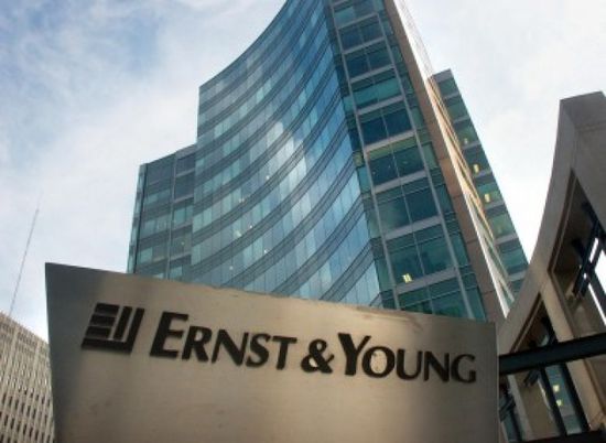 إرنست آند يونج تتوقع تباطؤ مبيعات السيارات الكهربائية في أمريكا