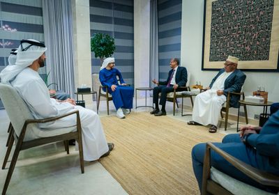 عبدالله بن زايد يستقبل رئيس مفوضية الاتحاد الأفريقي في أبوظبي