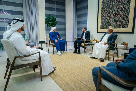 عبدالله بن زايد يستقبل رئيس مفوضية الاتحاد الأفريقي في أبوظبي