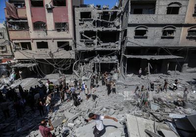 قوات الاحتلال تواصل قصف العمارات السكنية بغزة