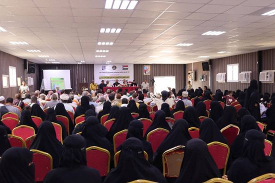 لقاء جماهيري بالمكلا يعلن دعمه لقرارات الرئيس الزُبيدي