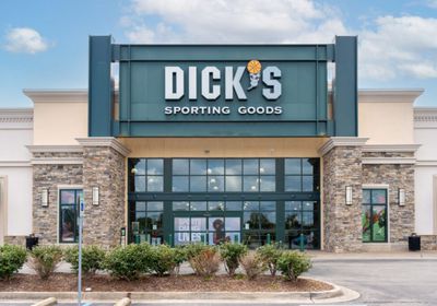 "ديكس سبورتنج" تستحوذ على "فوت لوكر" بـ 2.4 مليار دولار