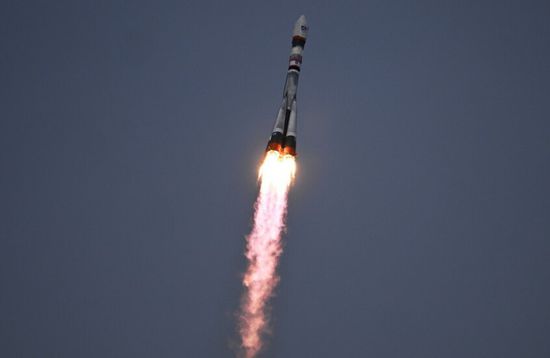 روسيا تطلق صاروخ "سويوز-2.1 بي" بنجاح