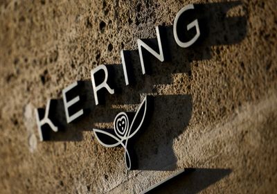 "كيرينج" تؤجل الاستحواذ الكامل على "فالنتينو" حتى عام 2028