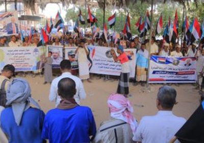 جماهير تريم تؤيد قرارات الرئيس الزُبيدي