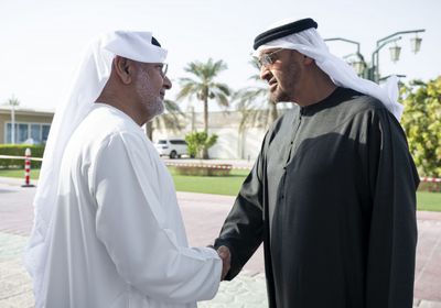 رئيس الإمارات يعزي في وفاة رجل الأعمال حسين خانصاحب