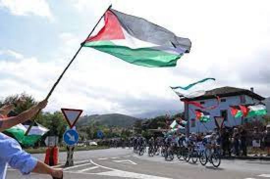 احتجاجات مناهضة لإسرائيل تنهي سباق إسبانيا للدراجات